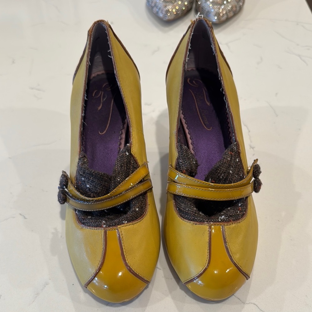 Stylish Yellow Women's Shoes